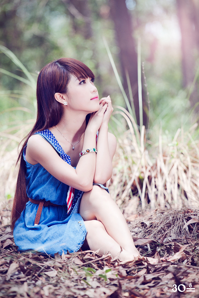丧尸片《女丧尸入侵》
